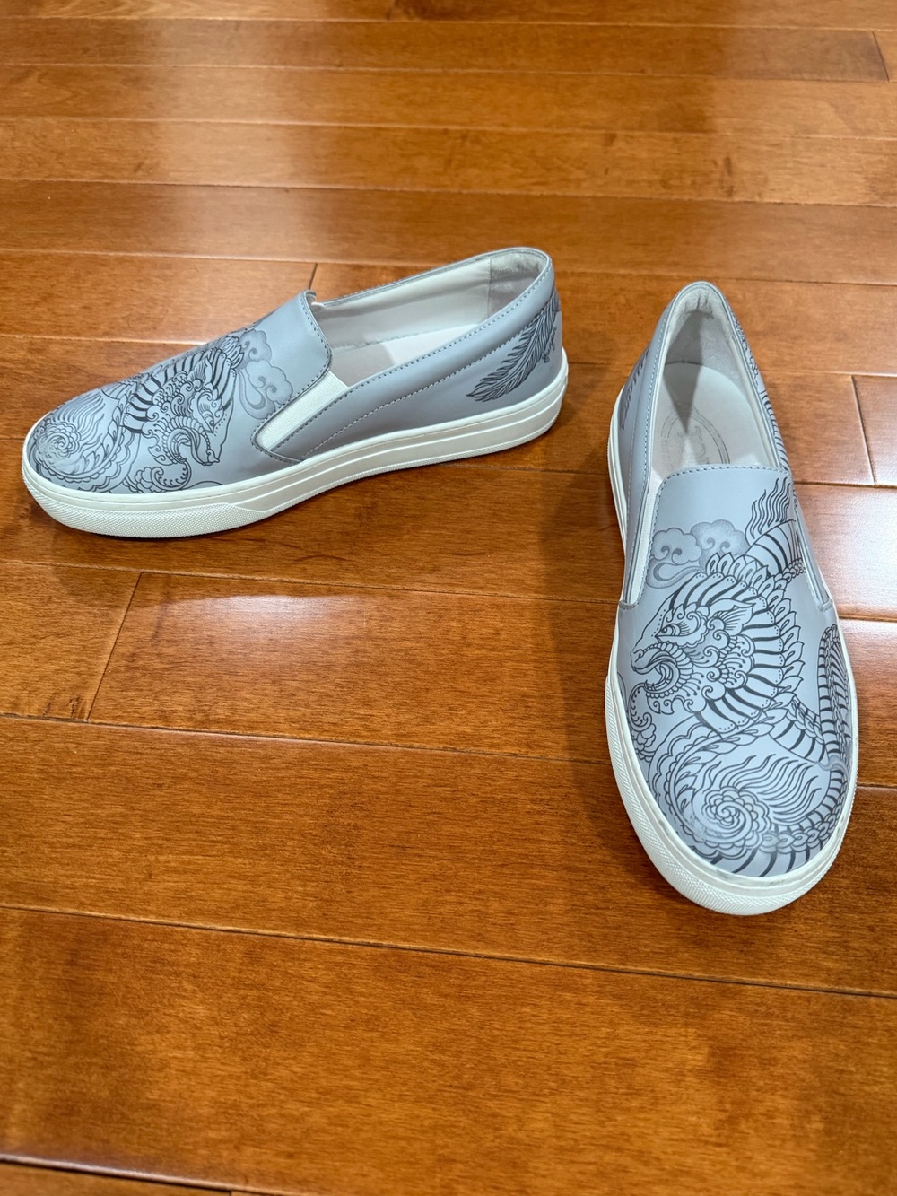 Tods Gray Saira Hunjan Tattoo Leather Slip On Sneakers Shoes Sz. 39.5 (9.5)